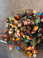 Verzameling vintage sleutelhangers en speldjes, Verzamelen, Ophalen, Gebruikt