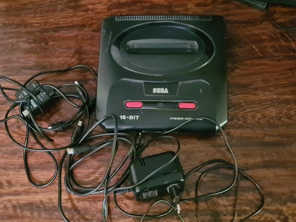 Sega Mega Drive 2, Spelcomputers en Games, Ophalen of Verzenden, Zo goed als nieuw