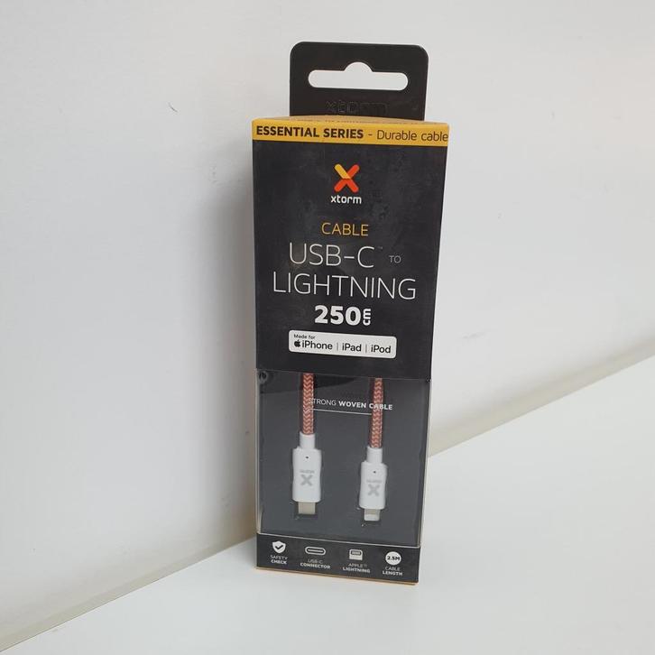 Xtorm USB-C naar Lightningkabel -  2,5 Meter, Telecommunicatie, Mobiele telefoons | Telefoon-opladers, Nieuw, Ophalen of Verzenden