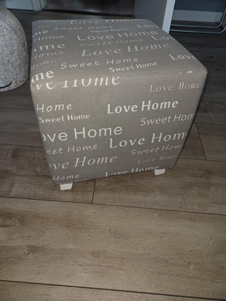 Poef taupe kleur, Ophalen