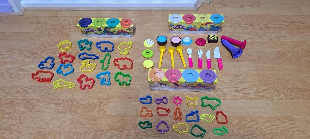 Play doh 12 verschillende kleuren potjes klei & vormpjes, Kinderen en Baby's, Speelgoed | Educatief en Creatief, Ophalen of Verzenden