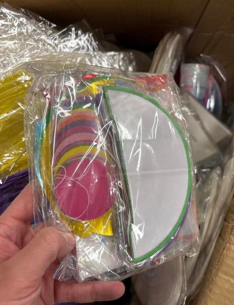 Partij feestartikelen en versiering lampionnen, Verjaardag, Bieslook 42, Ophalen, Versiering