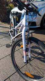 Cube mountainbike 2 jaar oud parelmoer kleur lak, 10 tot 15 versnellingen, Minder dan 47 cm, Ophalen, Overige merken