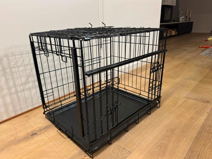 Zwarte Adori bench met schuifdeuren, Dieren en Toebehoren, Hondenbenches, Zo goed als nieuw, Ophalen