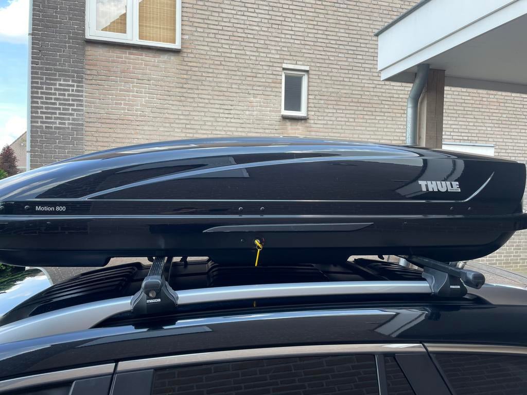 **TE HUUR** Thüle motion 800 black, Auto diversen, Dakkoffers, Ophalen of Verzenden, Zo goed als nieuw