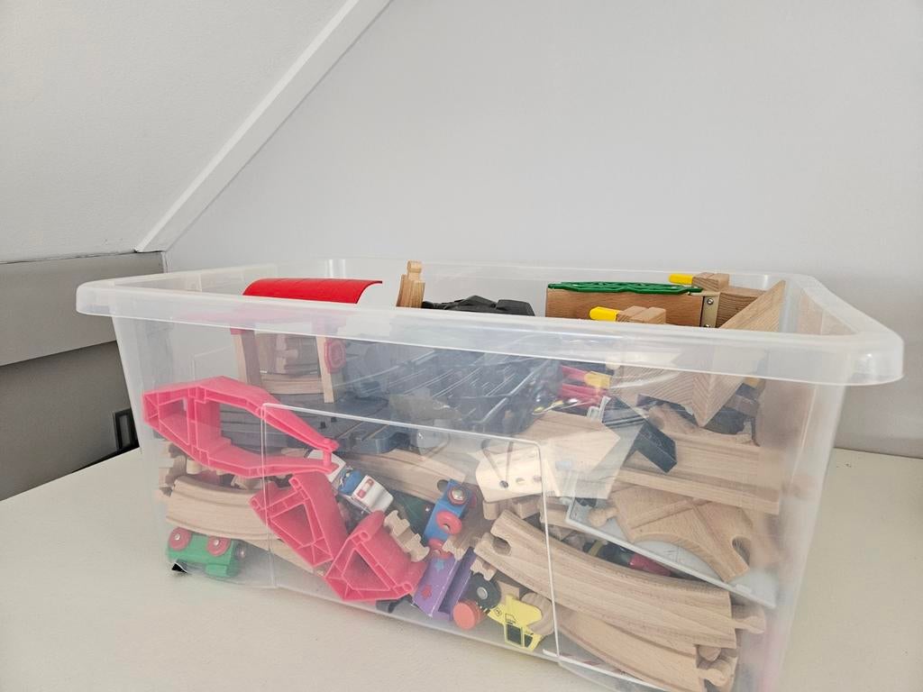 Grote set houten treinbaan met accessoires, Kinderen en Baby's, Speelgoed | Houten speelgoed, Ophalen, Gebruikt, Overige typen