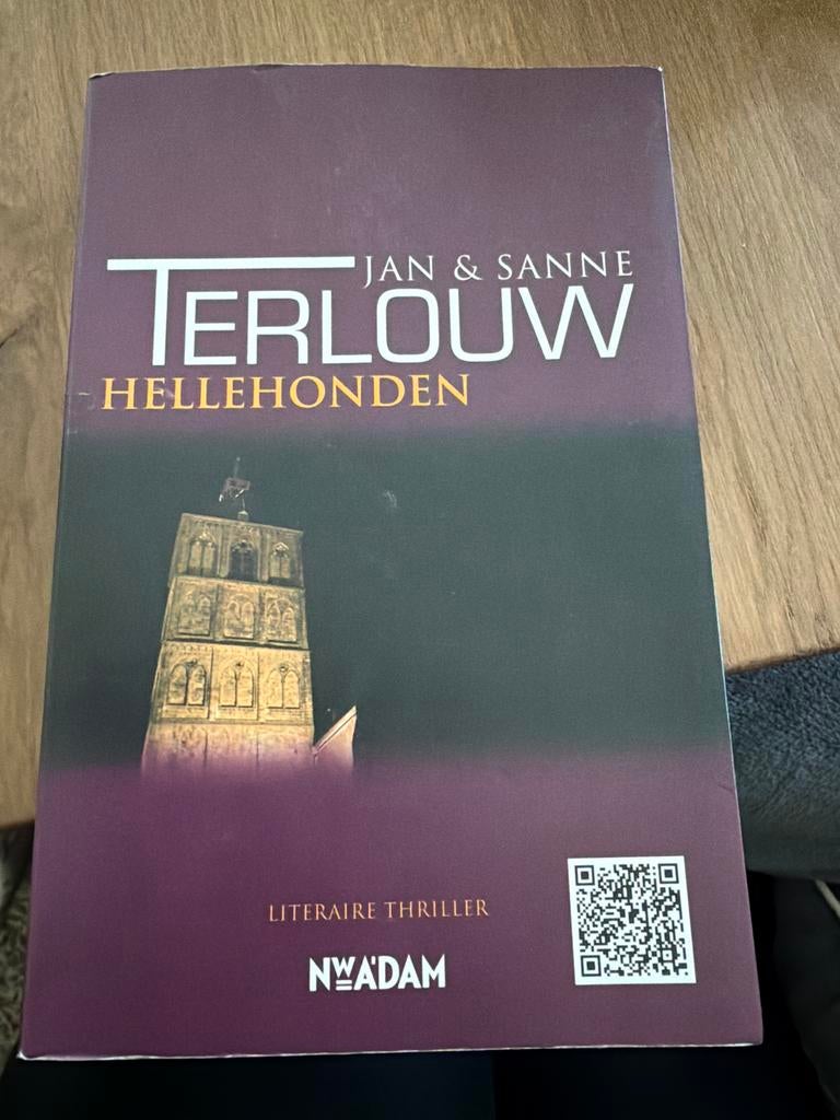 HKL.   Jan Terlouw - Hellehonden, Gelezen, Jan Terlouw; Sanne Terlouw, Ophalen of Verzenden, Nederland