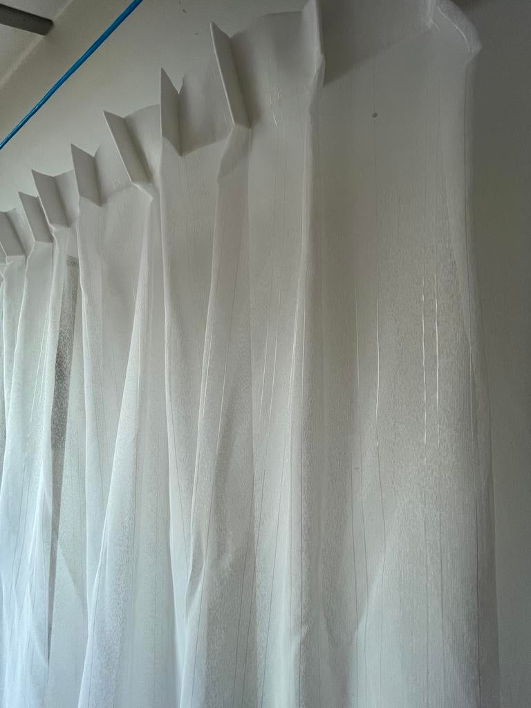 Vitrage gordijn met enkele plooi en zilveren streep, Huis en Inrichting, 150 tot 200 cm, Ophalen of Verzenden, Zo goed als nieuw