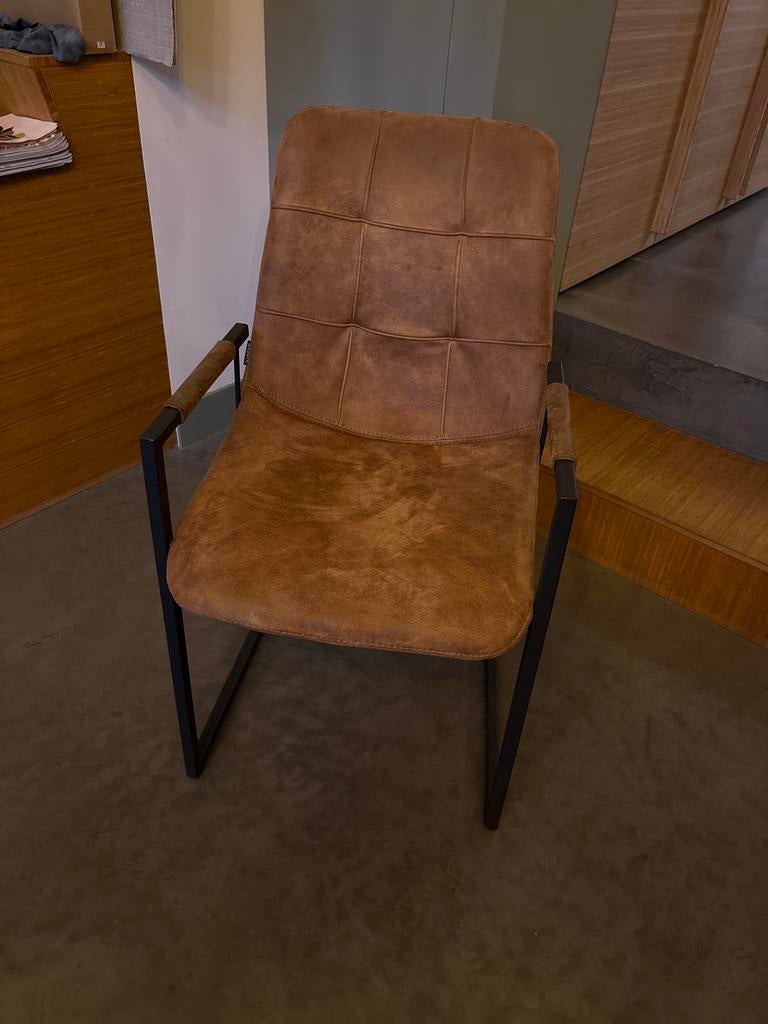 Bruine eetkamerstoel plus drie persoons eetkamerbank, Huis en Inrichting, Stoelen, Ophalen, Gebruikt, Bruin, Metaal