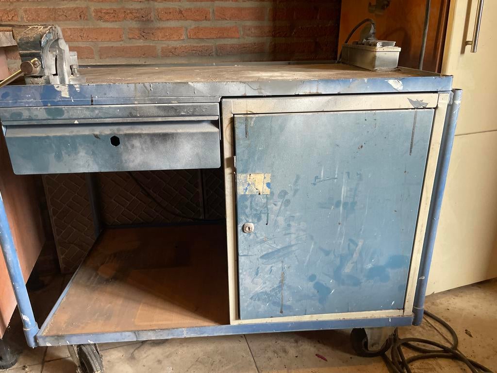 Werktafel met bankschroef, Ophalen of Verzenden, Gebruikt, 70 tot 120 cm, Bankschroef