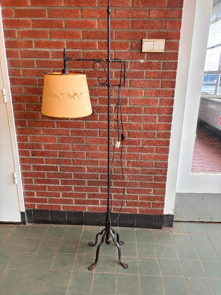SMEEDIJZEREN VLOERLAMP, Huis en Inrichting, Lampen | Vloerlampen, Gebruikt, 150 tot 200 cm, Metaal, Overige materialen, Ophalen