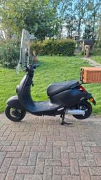 IVA S3 elektrische scooter 30km , weinig kilometers, Fietsen en Brommers, Ophalen, Zo goed als nieuw, Elektrisch, Overige merken
