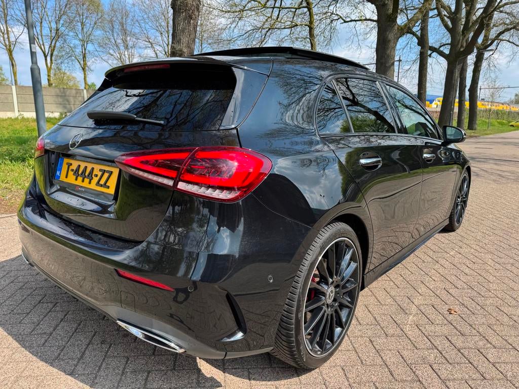 Mercedes-Benz A-klasse 250 Premium Plus 2019 AMG Pano!, Auto's, 15 km/l, Gebruikt, Euro 6, 4 cilinders