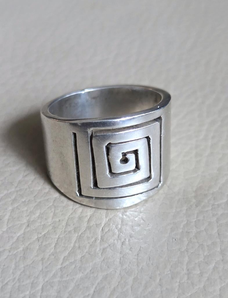 Maat 17,5 - Zilveren (925) NAVAJO ring, Ophalen, Zo goed als nieuw, 17 tot 18, Dame