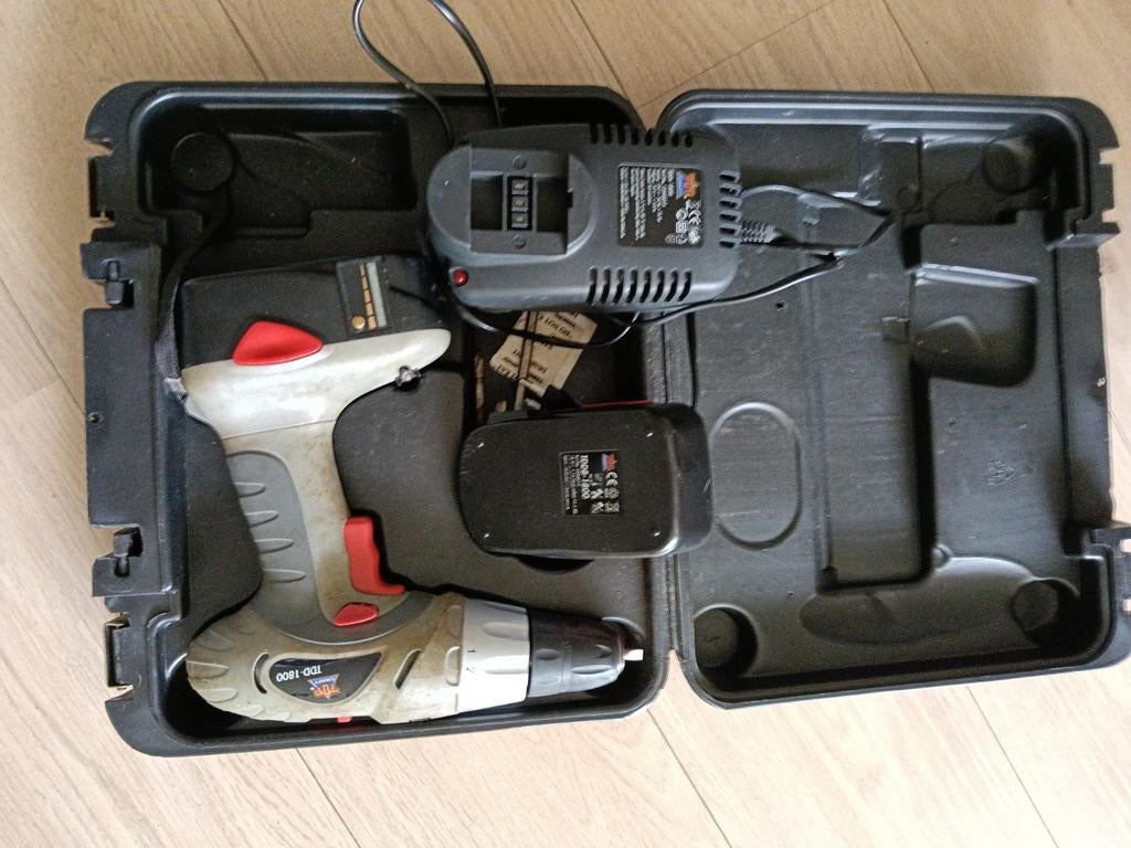 Topcraft boormachine met oplader, Doe-het-zelf en Verbouw, Gereedschap | Boormachines, Ophalen, Zo goed als nieuw, Boormachine