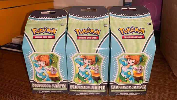 Professor Juniper pokemon box 3x, Hobby en Vrije tijd, Verzamelkaartspellen | Pokémon, Nieuw, Booster, Foil, Ophalen of Verzenden