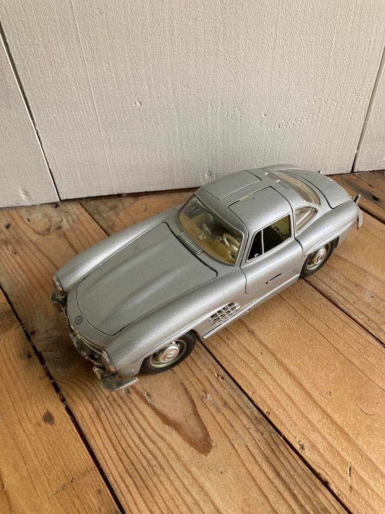 Modelauto Mercedes Benz 300SL, Ophalen of Verzenden, Zo goed als nieuw, Auto, Bburago