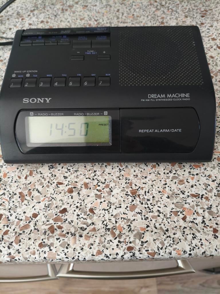 Sony ICF-C303 Dream machine vintage, 1 tot 500 gram, 100 kg of meer, Ophalen of Verzenden, Overige typen