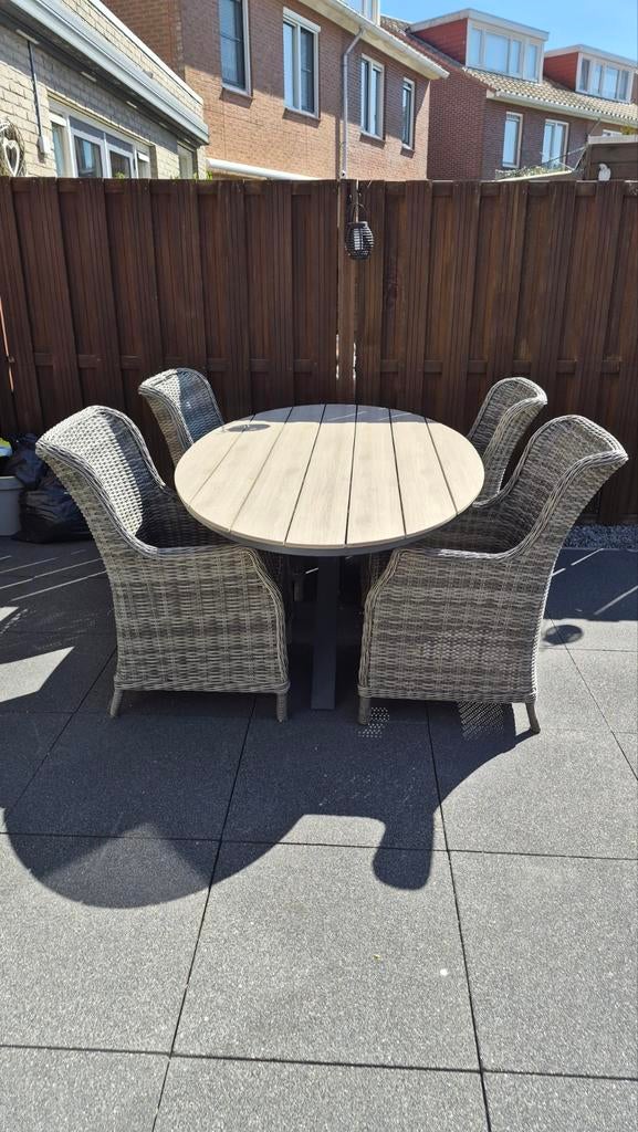 4 tuinstoelen, Ophalen, Gebruikt, Kunststof