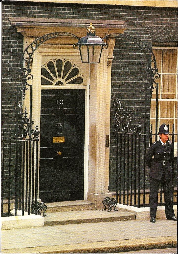 Ansichtkaart	Londen (Engeland)	Downing Street 10, Verzenden, 1960 tot 1980, Ongelopen, Engeland