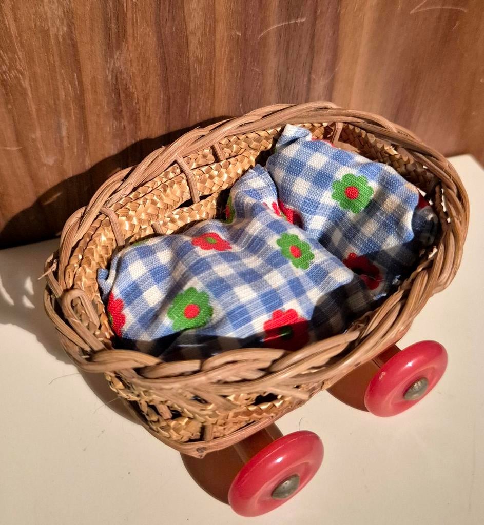 Antieke poppenhuis Caco Bodo wieg jaren 50 +gratis bed!, Ophalen of Verzenden