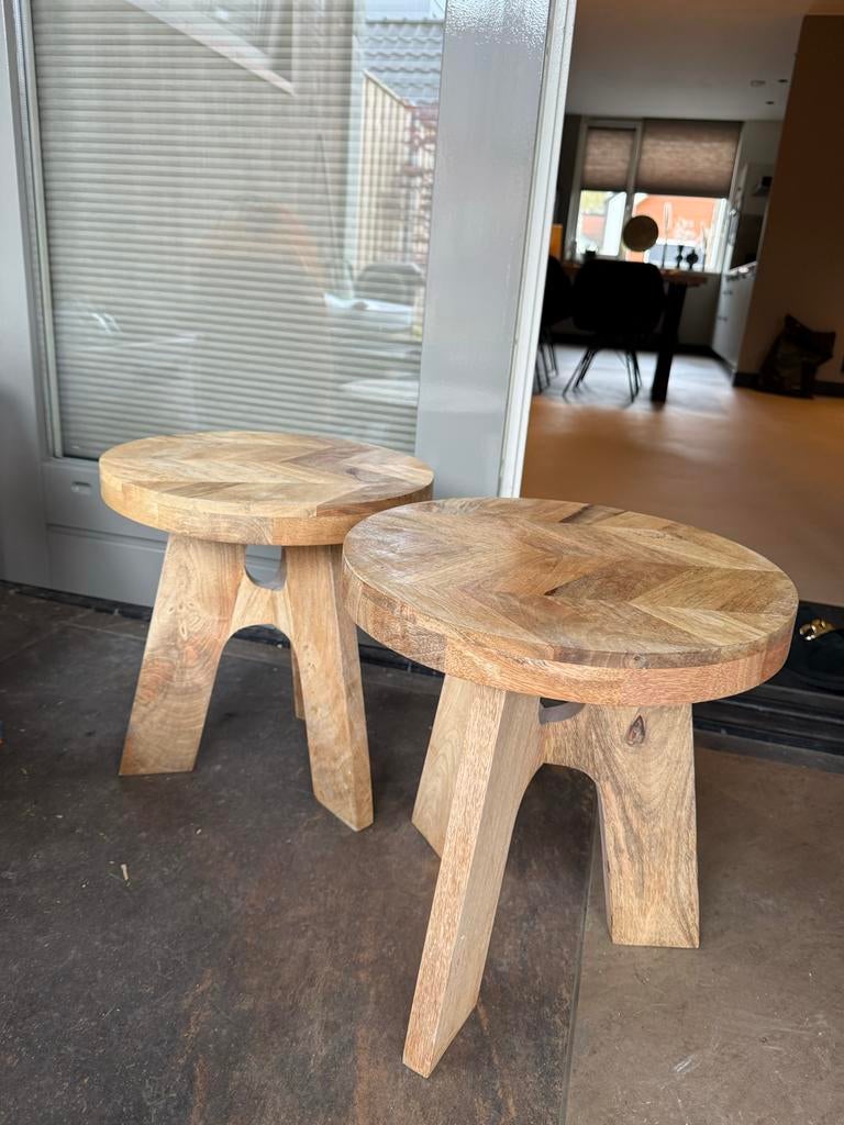 Set van 2 mango houten bijzettafeltjes, Huis en Inrichting, Tafels | Bijzettafels, Ophalen, Minder dan 45 cm, Minder dan 55 cm