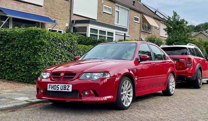 MG ZS 1.8 Turbo, Auto's, MG, Particulier, ZS, Benzine, Hatchback, Handgeschakeld, Geïmporteerd, Rood, Voorwielaandrijving, Ophalen