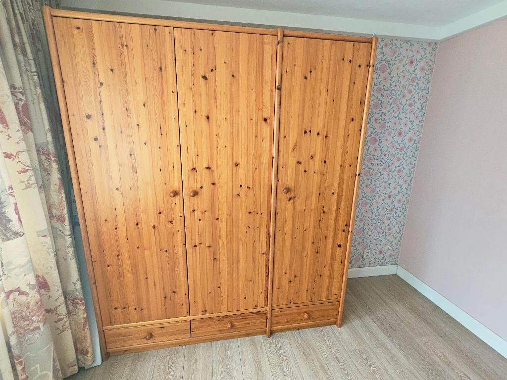 Massief houten grenen kledingkast, Huis en Inrichting, Gebruikt, 200 cm of meer, 150 tot 200 cm, Scandinavisch