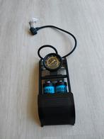 HBM voetpomp met dubbele cilinder en manometer, Ophalen