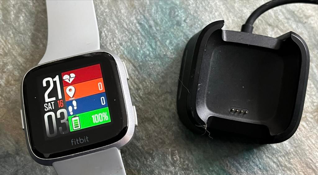 Fitbit Versa (2020) - Prima werkend!, Ophalen of Verzenden, Gebruikt