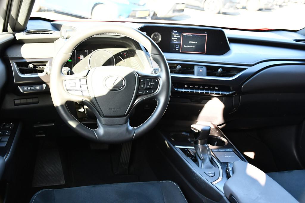 Lexus UX 250h Preference Line Automaat 184pk | Trekhaak | Do, Auto's, Lexus, 12 maanden, Gebruikt, 4 cilinders, Origineel Nederlands