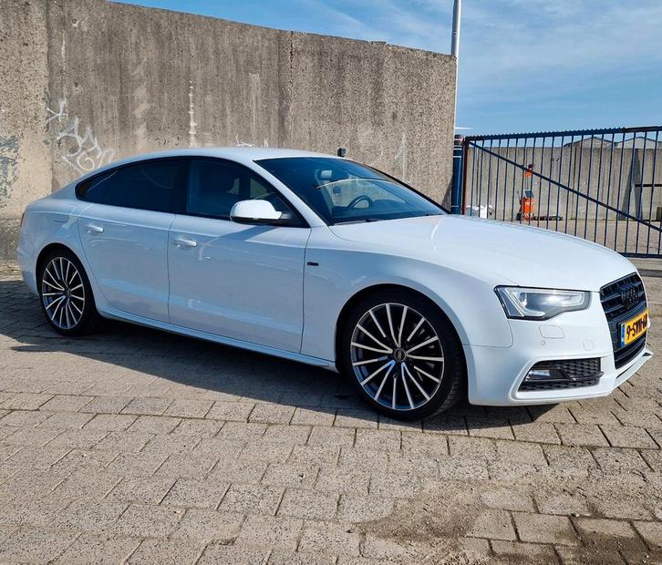 Audi A5 2.0 Pdc Camera S-Line Schermen achter Zeer compleet, Auto's, Audi, Particulier, A5, ABS, Achteruitrijcamera, Airbags, Airconditioning