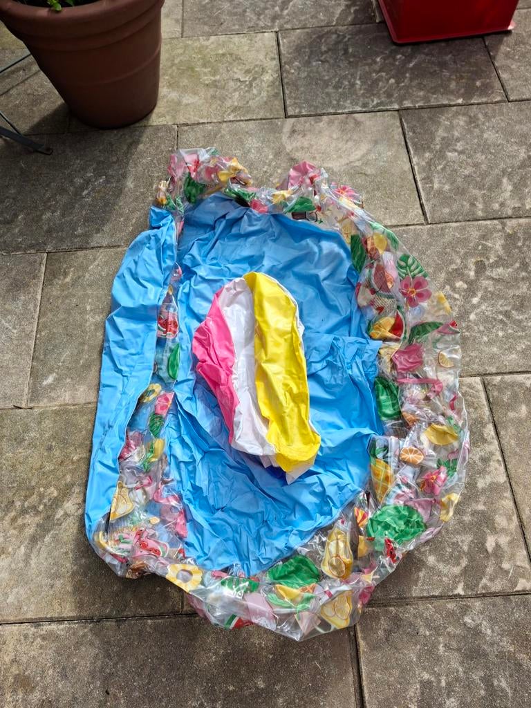 Opblaasbadje en strandbal. GRATIS, Ophalen of Verzenden