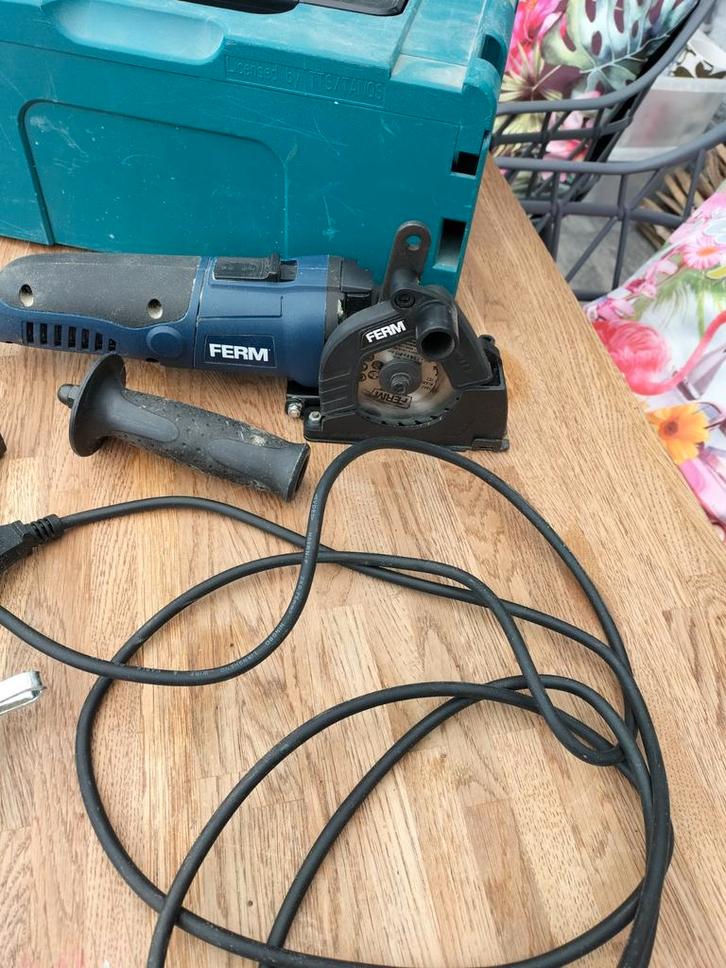 Mini invalzaag met geleiderail. Ferm, Doe-het-zelf en Verbouw, Gereedschap | Zaagmachines, Zo goed als nieuw, Minder dan 600 watt