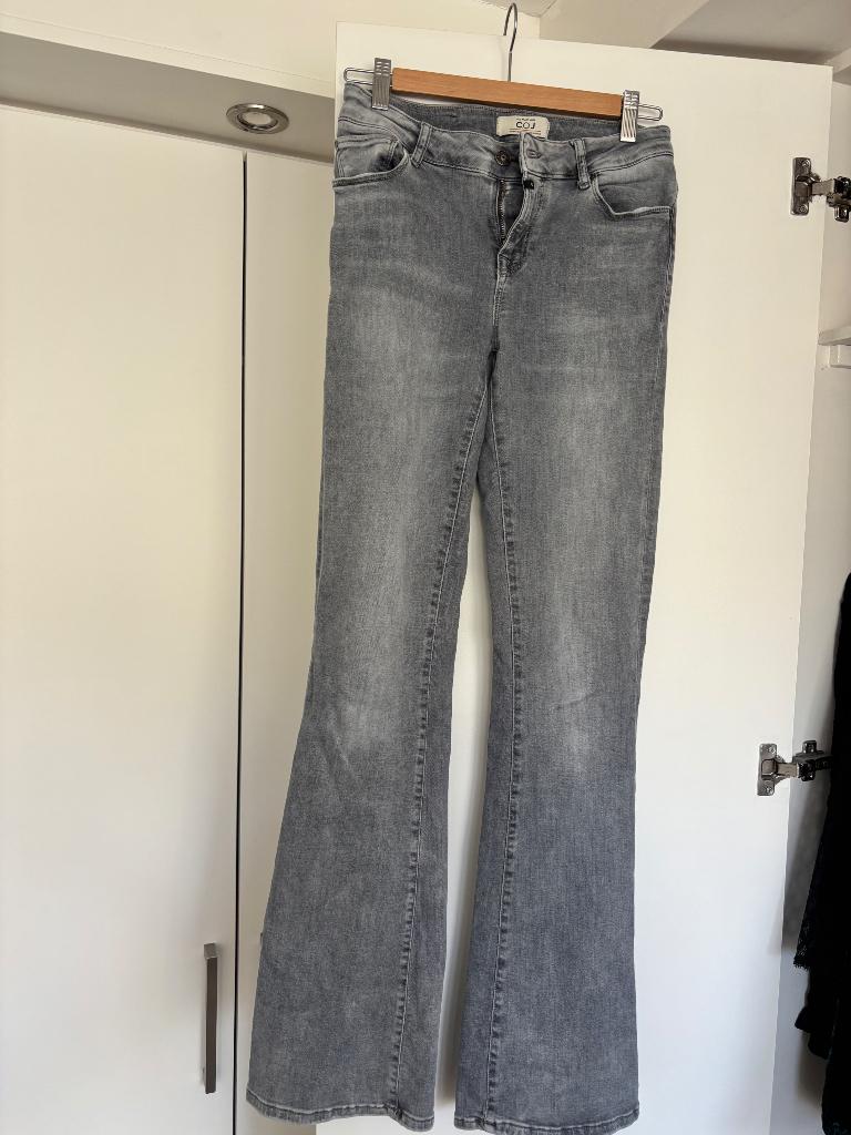Flared spijkerbroek mid waist van COJ, Kleding | Dames, Spijkerbroeken en Jeans, Ophalen, COJ, W27 (confectie 34) of kleiner, Grijs