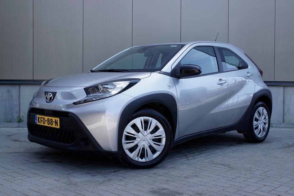 Toyota Aygo X 1.0 Vvt-i MT 72pk 2022 Grijs, Auto's, Toyota, Voorwielaandrijving, Stof, Zwart, 920 kg