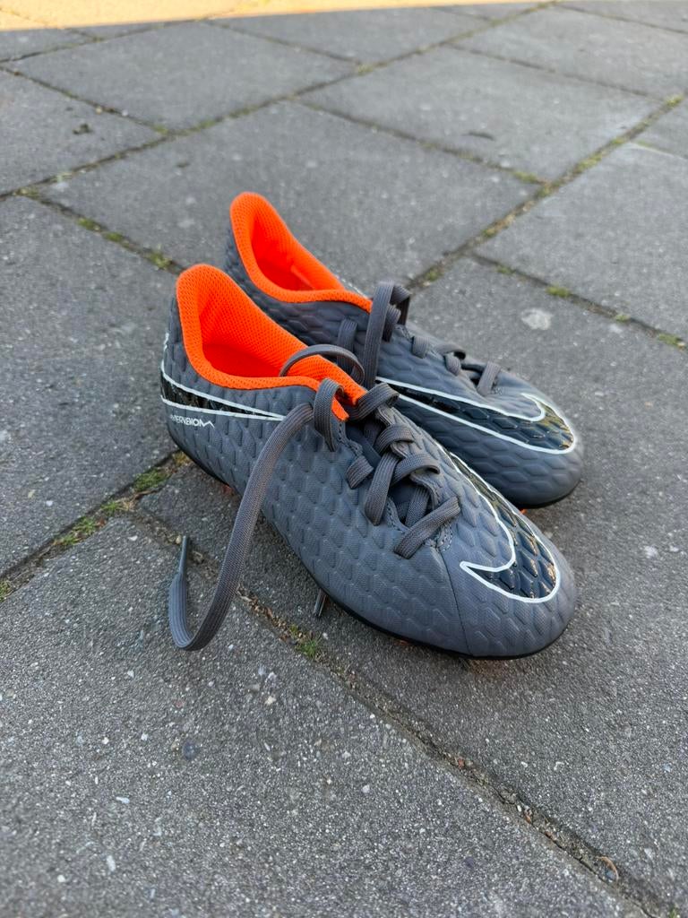 Nike voetbalschoenen, Ophalen, Maat XS of kleiner, Schoenen, Zo goed als nieuw