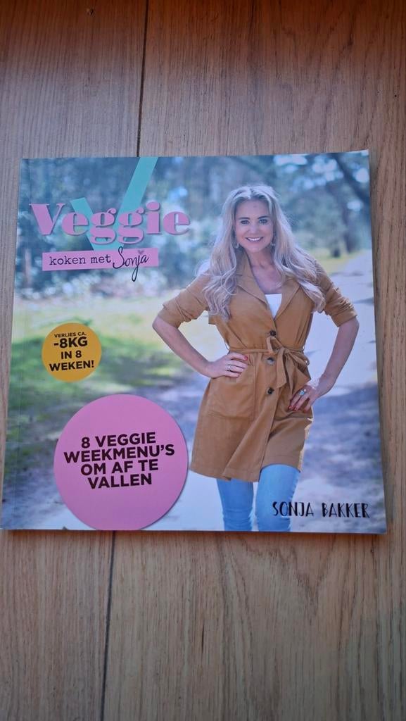 Veggie koken met Sonja Bakker - Afvallen met vegetarisch, Boeken, Kookboeken, Zo goed als nieuw, Voorgerechten en Soepen, Hoofdgerechten