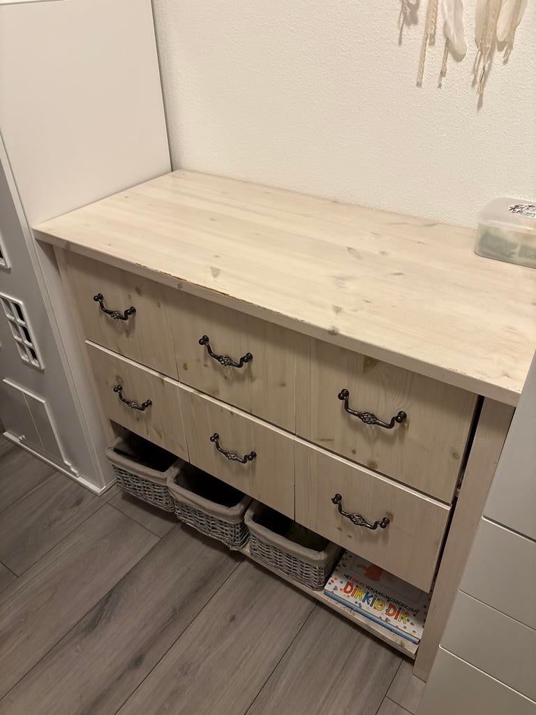 Stevige baby verschoon kast met lades en opbergruimte, Gebruikt, 50 tot 70 cm, Ophalen of Verzenden, 75 tot 100 cm