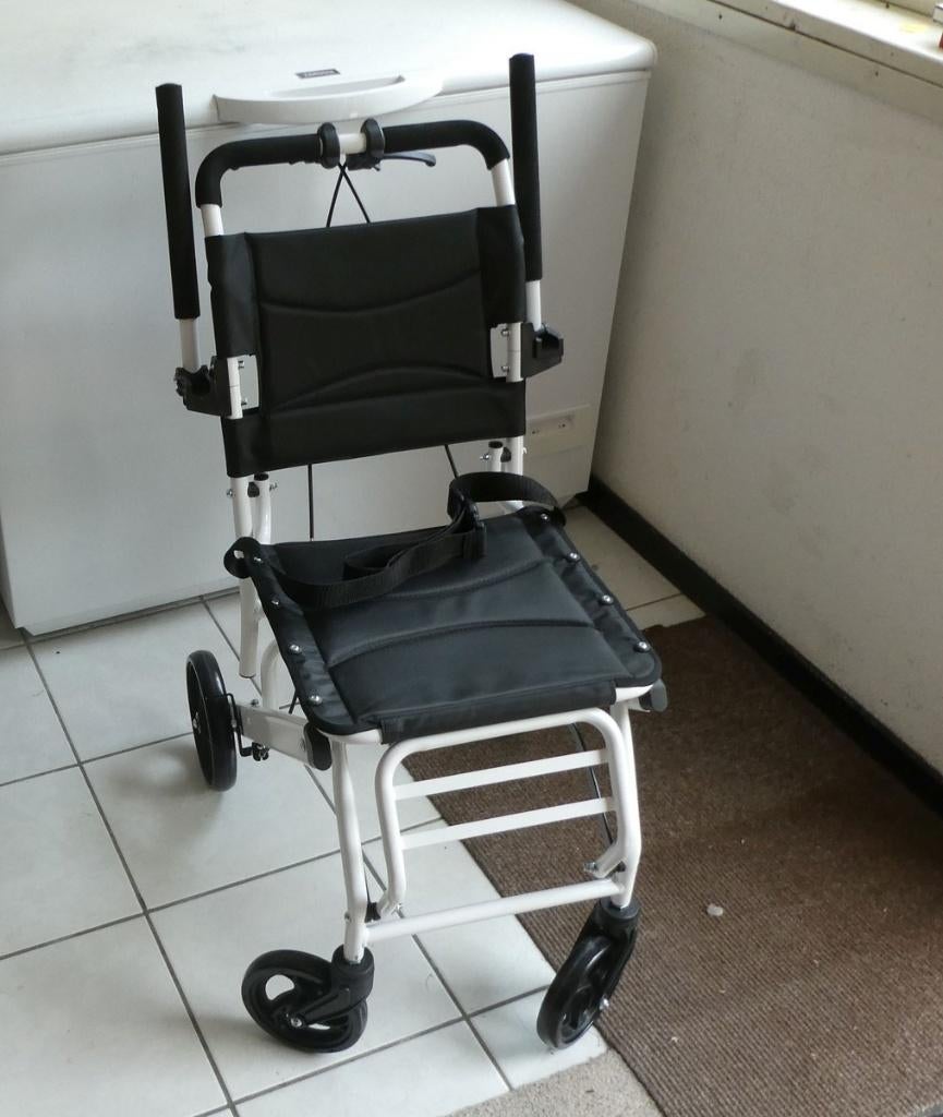 Rolstoel, duw rolstoel, zgan kinderen kinderrolstoel, Diversen, Rolstoelen, Ophalen, Zo goed als nieuw, Duwrolstoel