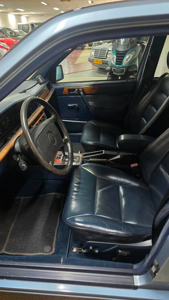 Mercedes-Benz 190-serie 2.0 E. Nieuwe apk 2 jaar! April 2028, Auto's, Mercedes-Benz, Automaat, Achterwielaandrijving, 118 pk, 4 cilinders