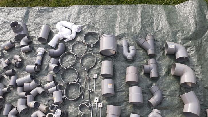 Nieuwe PVC bochten, verbindingen en toebehoren, Doe-het-zelf en Verbouw, Buizen en Afvoer, Nieuw, Bochten, Pvc, Ophalen of Verzenden