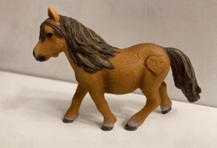Schleich Exclusive Bruine Shetlander met Hartje ~ 13750, Ophalen of Verzenden, Zo goed als nieuw, Paard, Beeldje of Figuurtje