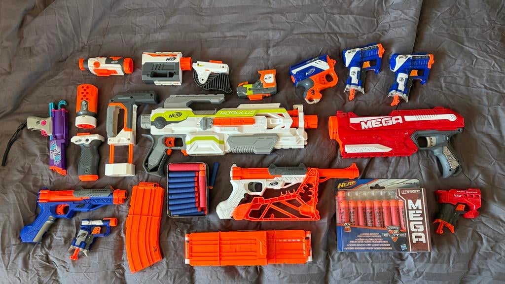 Grote Nerf Blaster Collectie met Accessoires en pijltjes, Ophalen, Gebruikt