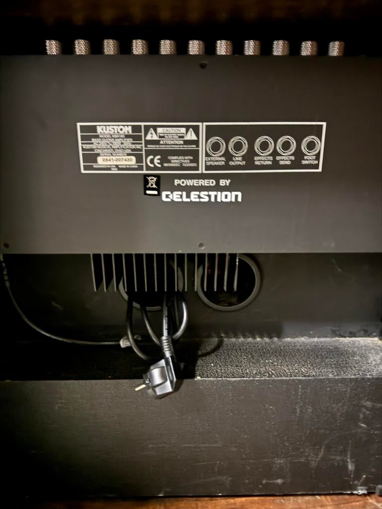 Hartke basversterker en Kustom KBA100 bascombo, Ophalen, Gebruikt, Basgitaar, Minder dan 50 watt