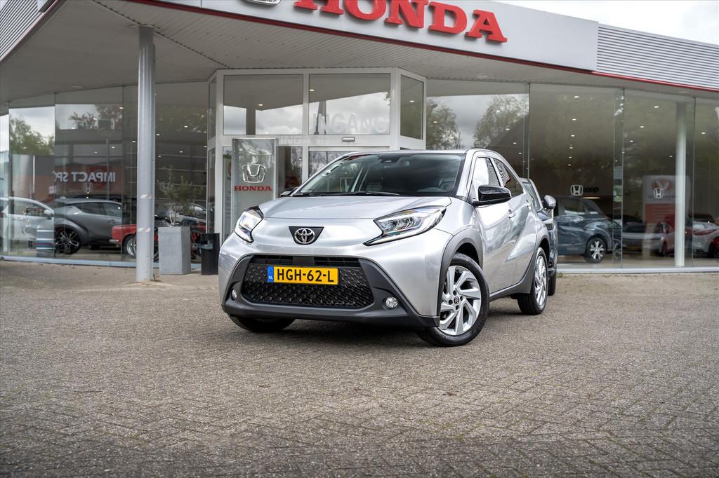 Toyota Aygo X 1.0 First Edtion Automaat | 1e eigenaar | Deal, Stof, Gebruikt, 4 stoelen, 3 cilinders