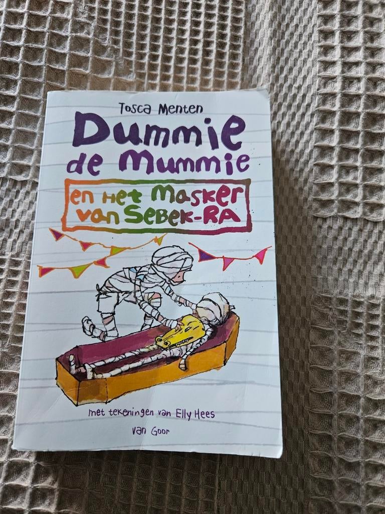 Dummie de Mummie en het Masker van Sebek-RA - Tosca Menten, Ophalen of Verzenden, Gelezen, Tosca Menten, Fictie algemeen