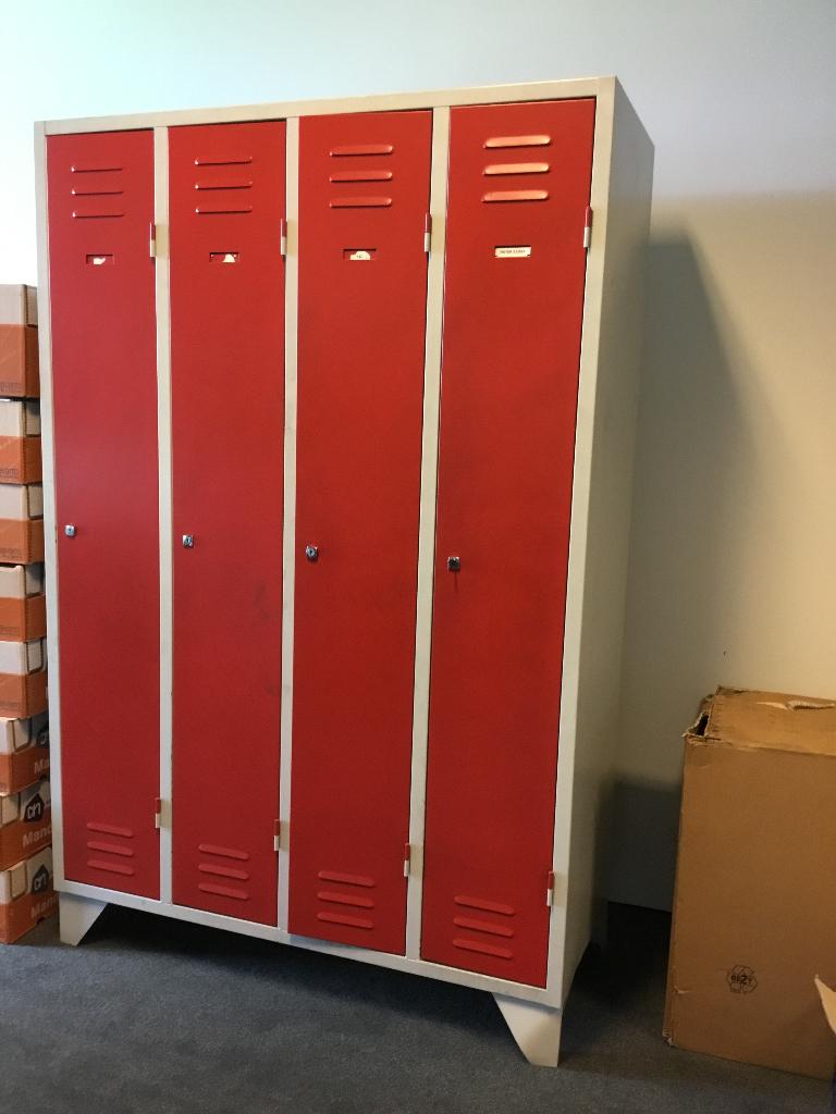 Kleding locker kledingkast, Huis en Inrichting, Ophalen of Verzenden, Zo goed als nieuw