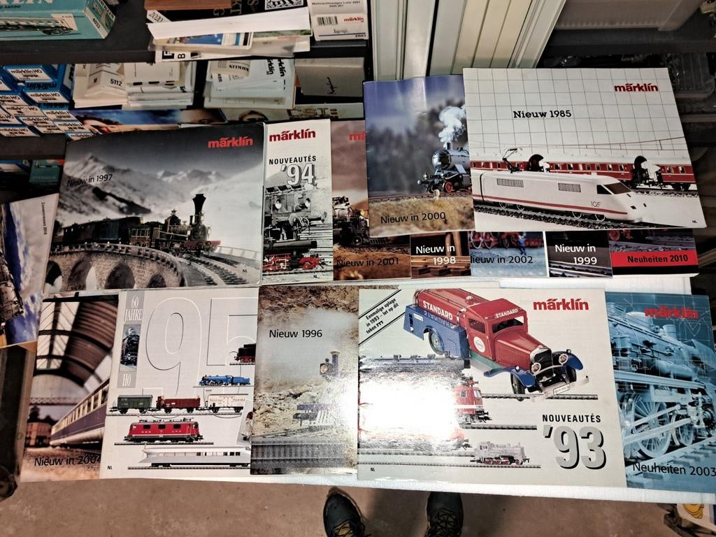 Stapel marklin folders, Hobby en Vrije tijd, Modeltreinen | H0, Wisselstroom, Analoog, Zo goed als nieuw, Märklin