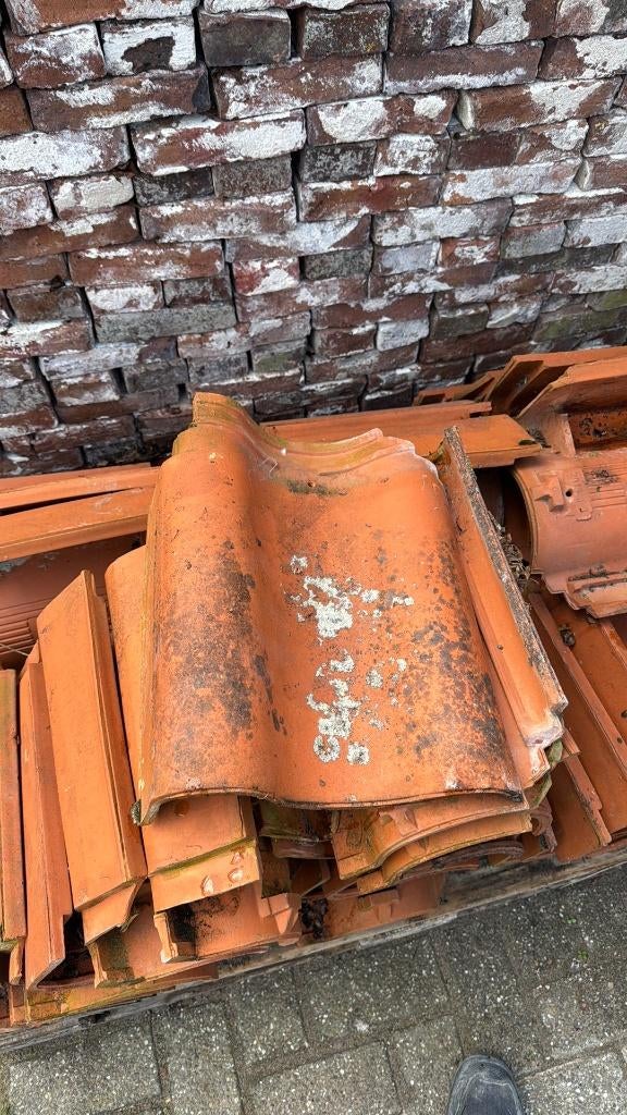 Gevelpan ovh rood La Farge 20 links en 23 rechts., Ophalen, Overige materialen, Gebruikt, La Farge